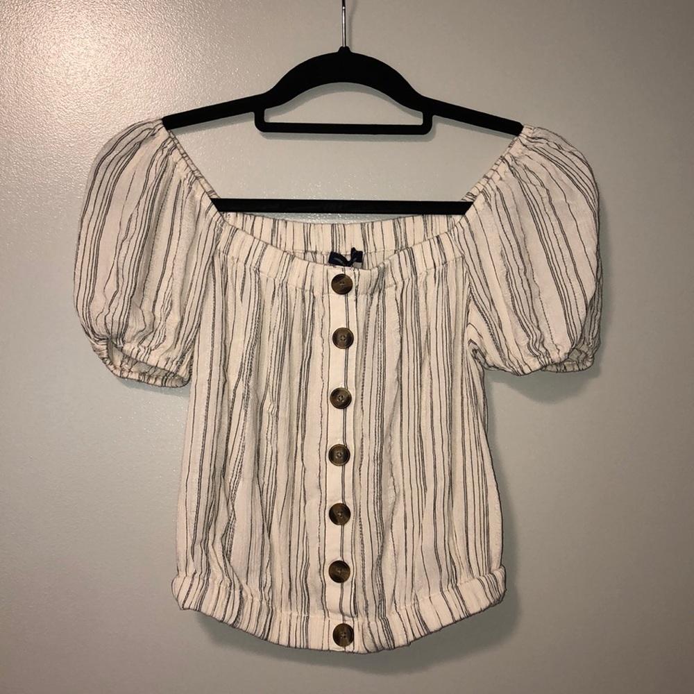 American eagle shortsleeved blouse
